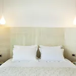 Core Otel Polychrono