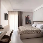 Core Otel Polychrono