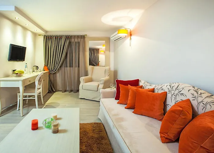 Core Hotel Polychrono